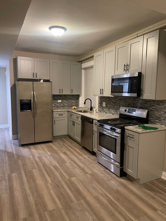 3342 W Douglas Blvd, Unit 3rd in Chicago, IL - Foto de edificio