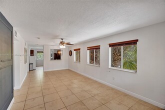 6235 SW 47th Manor in Davie, FL - Building Photo - Building Photo