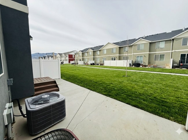 431 S Pegasus Way in Saratoga Springs, UT - Building Photo - Building Photo