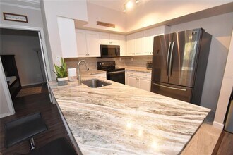 4178 Central Sarasota Pkwy, Unit 324 in Sarasota, FL - Foto de edificio - Building Photo