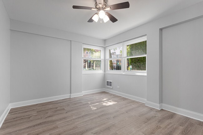 7710 N Sheridan Rd in Chicago, IL - Building Photo - Building Photo