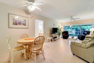 2 Westwood Ave in Jupiter, FL - Building Photo - Building Photo