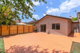 8640 NW 188th Terrace in Miami Gardens, FL - Building Photo