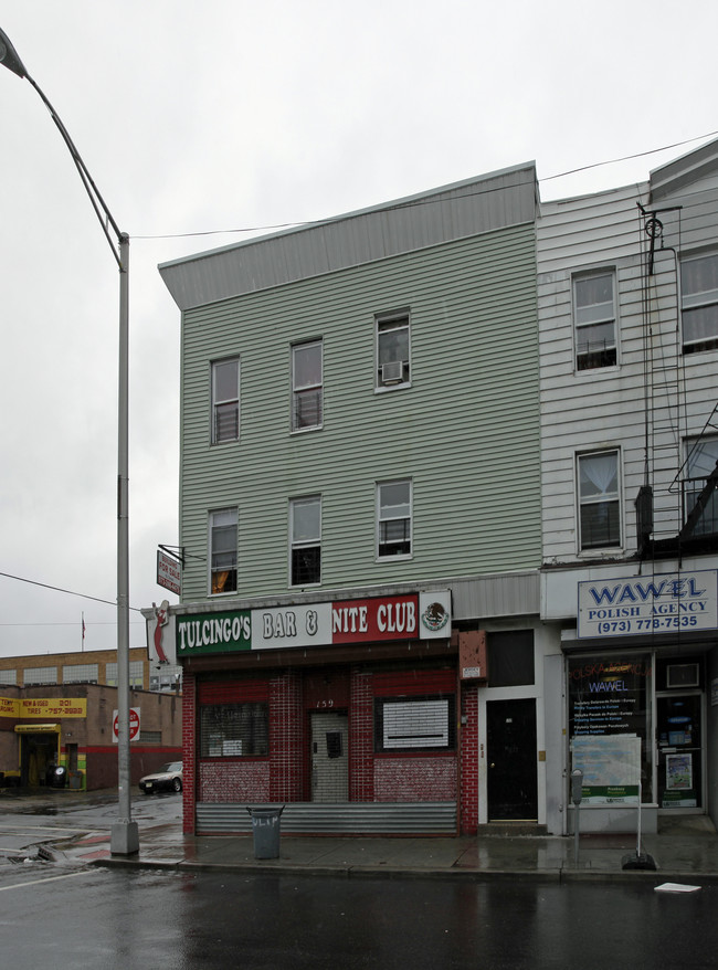 159 Market St in Passaic, NJ - Foto de edificio - Building Photo