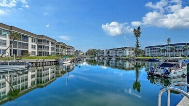 4330 Falmouth Dr in Longboat Key, FL - Building Photo - Building Photo