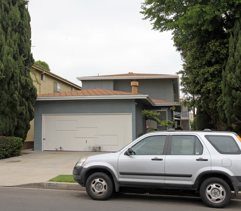 1830 Federal Ave in Los Angeles, CA - Building Photo