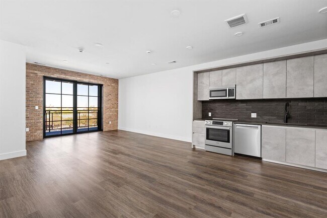 4315 S Congress Ave in Austin, TX - Foto de edificio - Building Photo