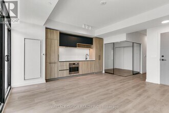 181-181 Sterling Rd in Toronto, ON - Building Photo - Building Photo