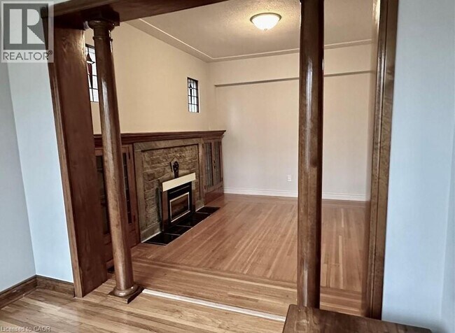 220 Maplewood Ave in Hamilton, ON - Building Photo - Building Photo