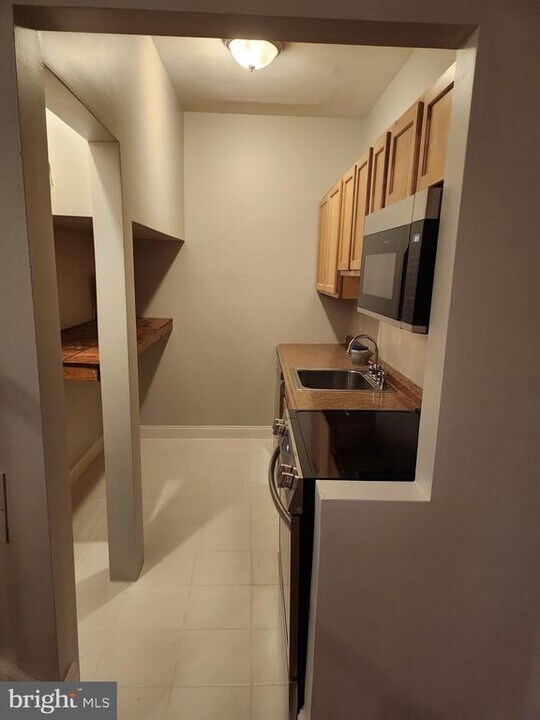 307 Arch St in Philadelphia, PA - Building Photo