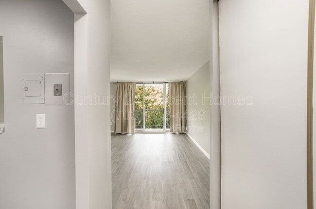 2059 Huntington Ave in Alexandria, VA - Building Photo - Building Photo