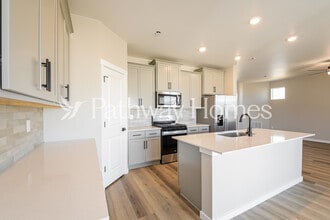 17923 E 94th Pl in Commerce City, CO - Building Photo - Building Photo