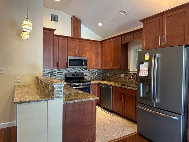 72 Merrimac St in Woburn, MA - Building Photo - Building Photo