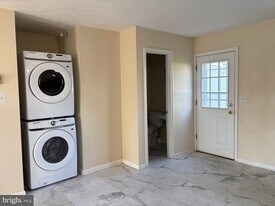 240 Nottoway Dr in Stephens City, VA - Building Photo