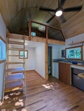 23603 W Lake Kayak Dr, Unit Tiny House in Monroe, WA - Foto de edificio - Building Photo