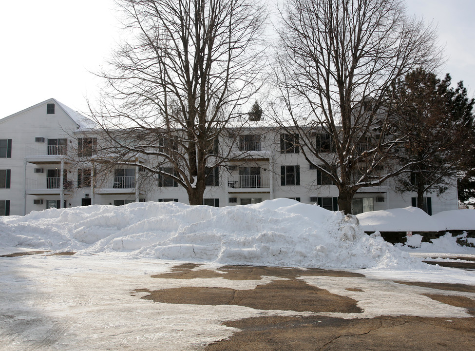 Pennock Place in Apple Valley, MN - Foto de edificio