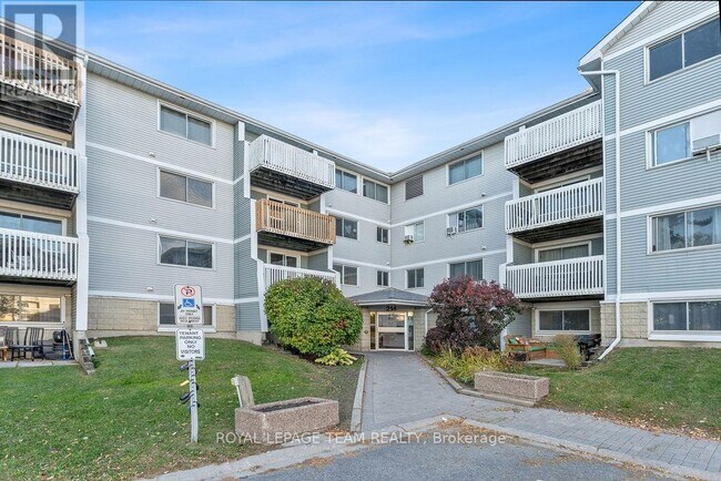 214 Viewmount Dr in Ottawa, ON - Building Photo - Building Photo