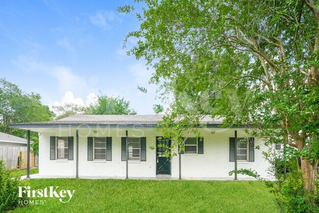 property at 4909 Green Willow Ln