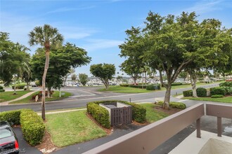 4811 S Landings Dr in Ft. Myers, FL - Building Photo - Building Photo