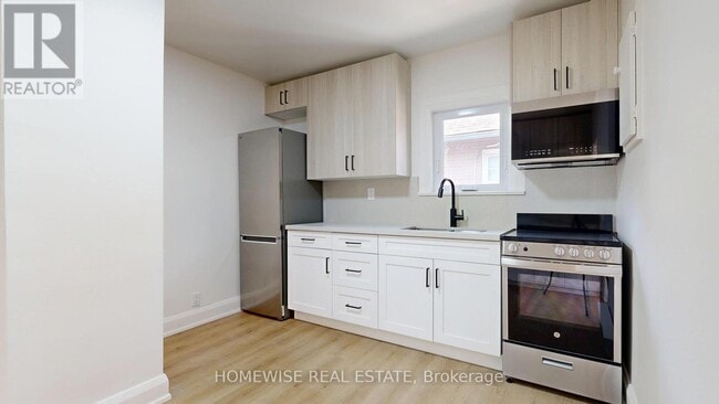 property at 1214 Avenue Rd
