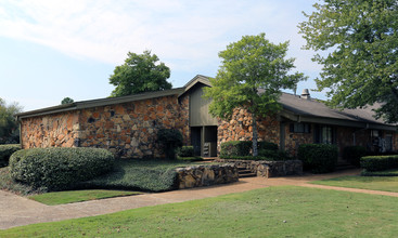 ReNew on Ridgewood Apartments in Jackson, MS - Foto de edificio - Building Photo