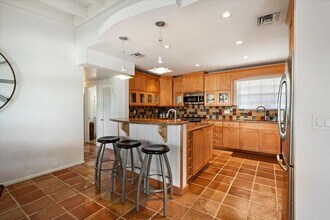 2201 N Lakeside Dr in Lake Worth Beach, FL - Building Photo - Building Photo