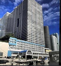 1717 N Bayshore Dr, Unit A1448 in Miami, FL - Foto de edificio - Building Photo