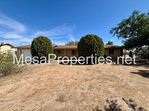 19158 Live Oak St in Hesperia, CA - Building Photo - Building Photo