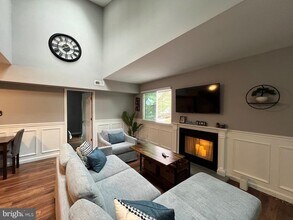 1104 Berwyck Ct in Gloucester Township, NJ - Building Photo - Building Photo