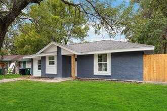 6327 Mardale Dr in Houston, TX - Building Photo - Building Photo
