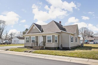 32 S Indiana St in Bargersville, IN - Building Photo - Building Photo