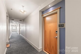 505 E 6th St, Unit 808 in Charlotte, NC - Building Photo - Building Photo