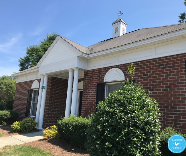 882 Saratoga Dr in Durham, NC - Building Photo - Building Photo