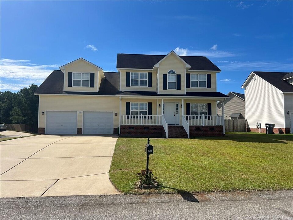 1766 Cherrypoint Dr in Fayetteville, NC - Building Photo