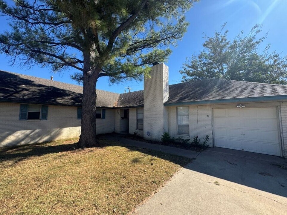 4706 NW 26th St in Oklahoma City, OK - Building Photo