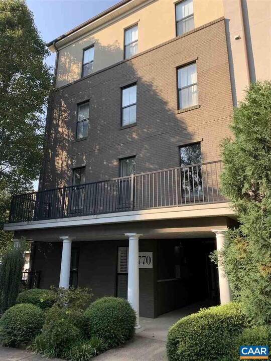 770 Walker Square in Charlottesville, VA - Building Photo