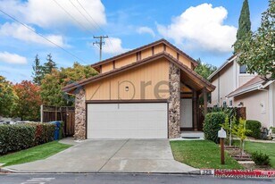 129 John Kirk Ct in Campbell, CA - Building Photo