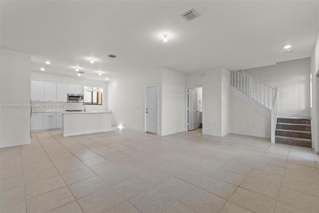 4612 NW 83rd Pky in Doral, FL - Building Photo - Building Photo