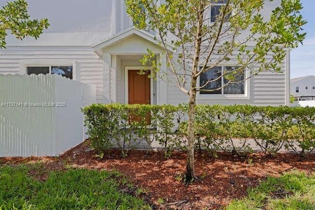 1755 SE 9th Terrace in Florida City, FL - Building Photo - Building Photo