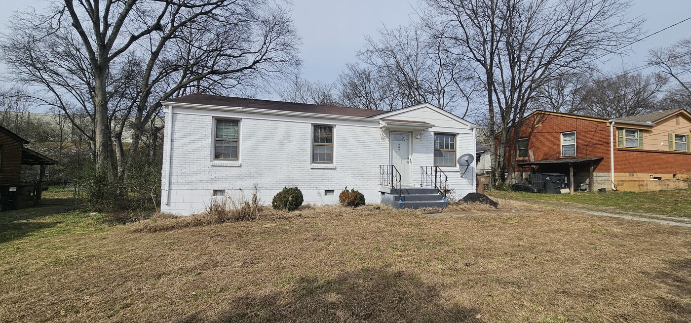 1908 Dabbs Ave in Nashville, TN - Building Photo