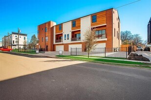 1931 N Prairie Ave in Dallas, TX - Building Photo