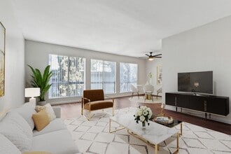 Monterra Ridge Apartments in Canoga Park, CA - Foto de edificio - Building Photo