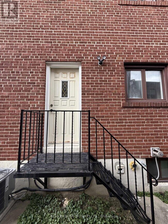property at 214 Fairglen Ave