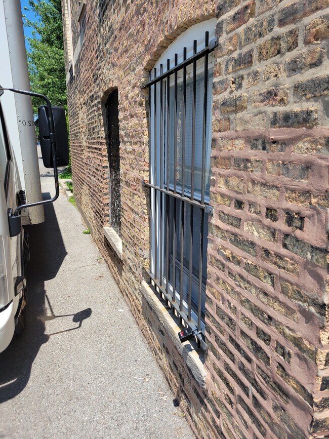 1145 W Morse Ave in Chicago, IL - Building Photo - Building Photo