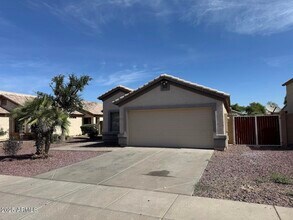 8144 W Watkins St in Phoenix, AZ - Foto de edificio - Building Photo