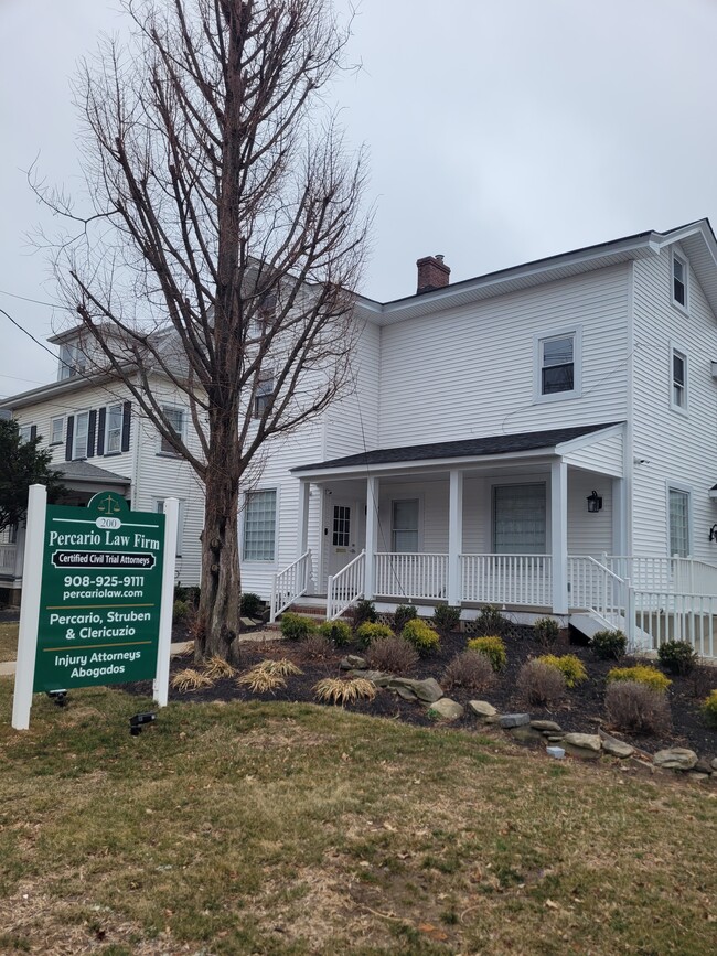 200 E Union Ave, Unit Bound Brook in Bound Brook, NJ - Foto de edificio - Building Photo