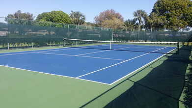 5365 Eagle Lake Dr in Palm Beach Gardens, FL - Building Photo - Building Photo