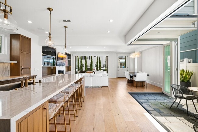 property at 211 Topaz Ave