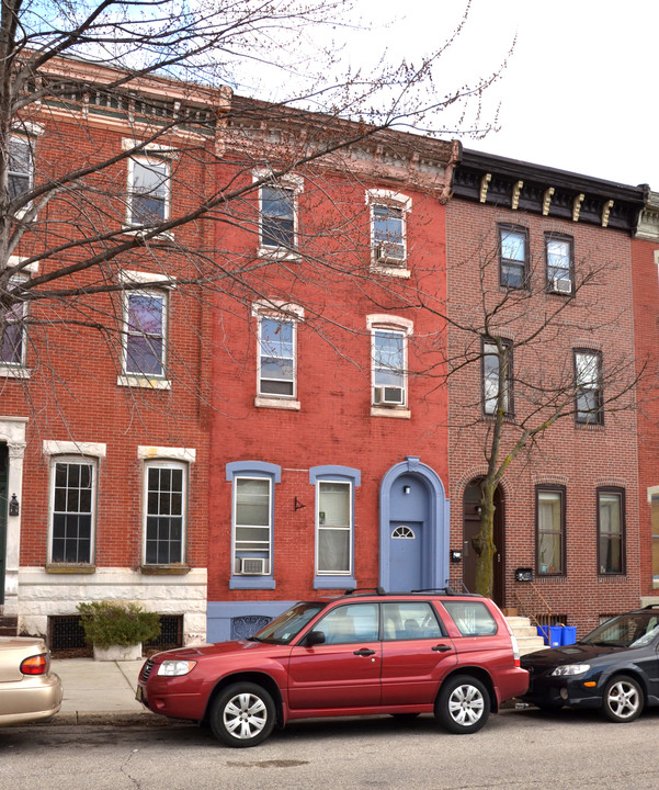 739 Corinthian Ave in Philadelphia, PA - Building Photo