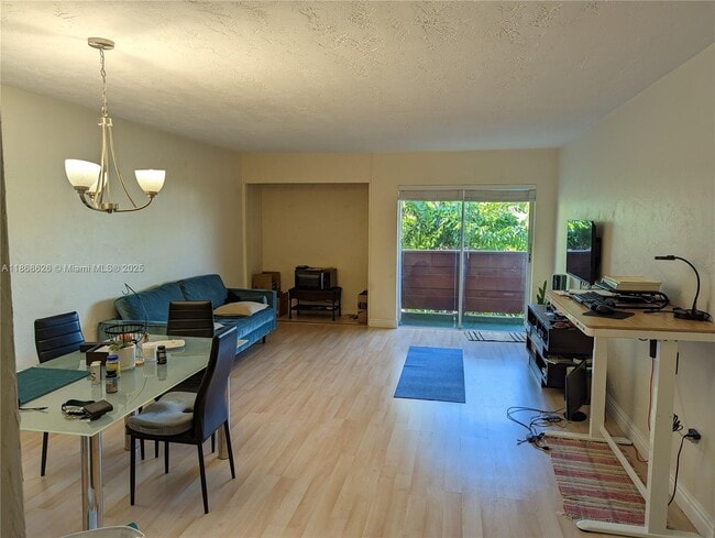 property at 1205 Mariposa Ave